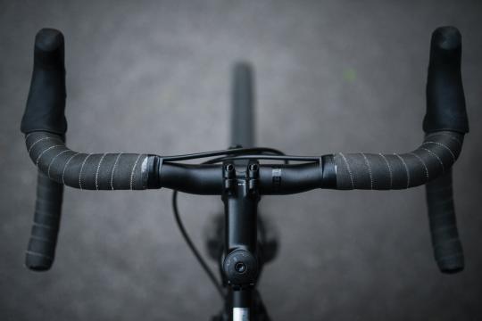 picture of bike handle bars